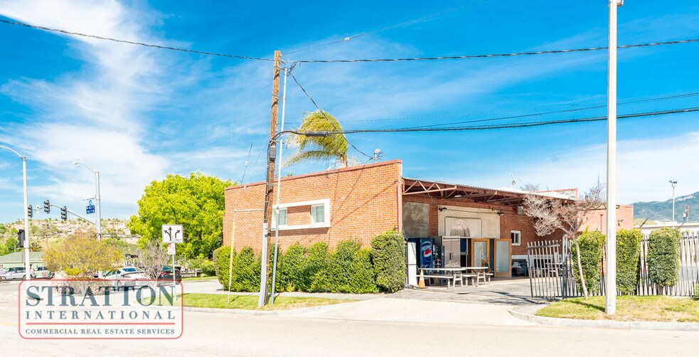 More Photos Of 23986 Pine St, Santa Clarita Religious Facility For Sale