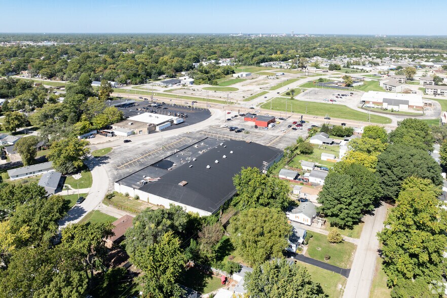 More Photos Of 3220 Stanton St, Springfield Storefront For Sale