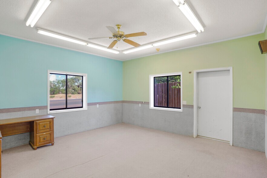More Photos Of 140 Central St, Colorado City Office For Sale