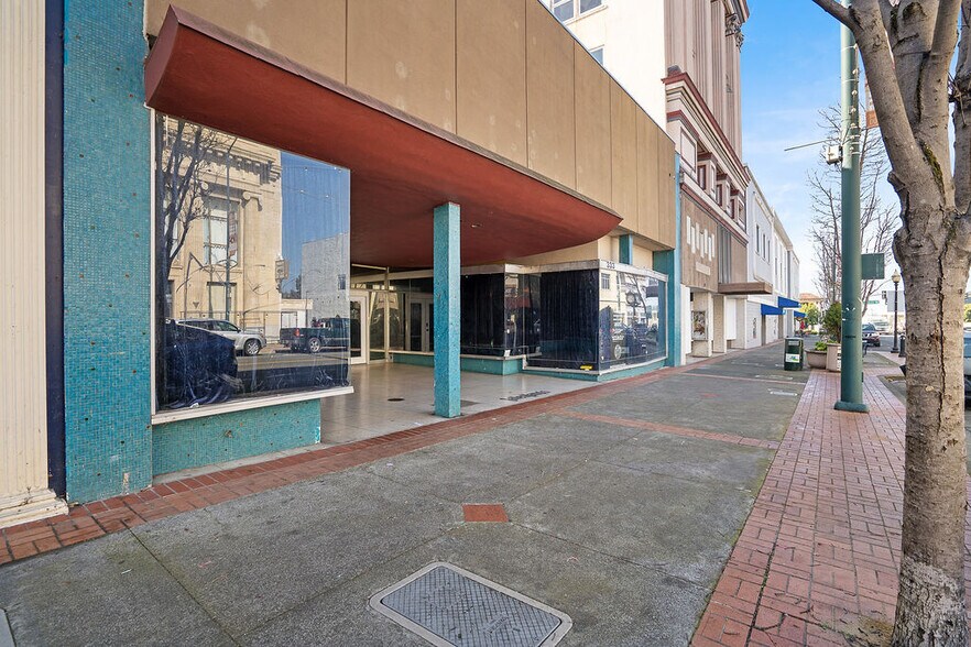 More Photos Of 331 Georgia St, Vallejo Storefront For Sale