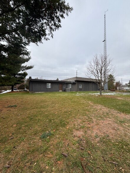 More Photos Of 7010 Parkway Rd, Greely Flex For Sale