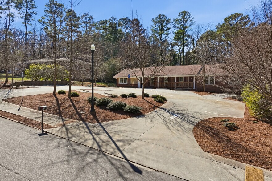 More Photos Of 2239 Scenic Dr, Snellville Office For Sale