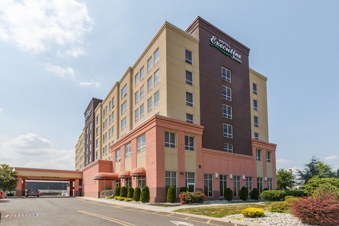 More Photos Of 30 Minue St, Carteret Hotel For Lease