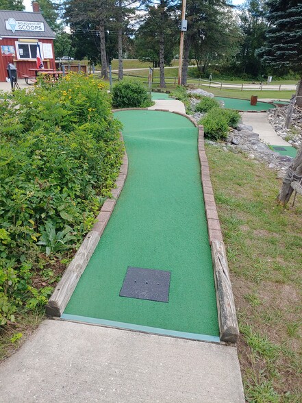 More Photos Of 12 North Rd, Bethel Golf Course Driving Range For Lease