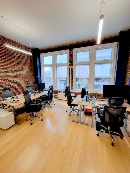 More Photos Of 41-43 Drumm St, San Francisco Storefront Retail Office For Lease