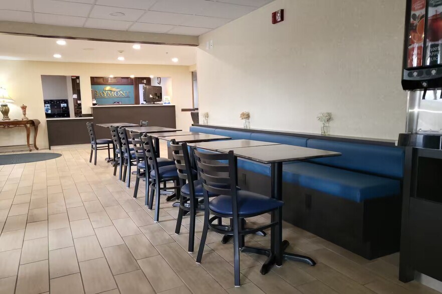 More Photos Of 6460 Dixie Hwy, Bridgeport Hotel For Sale