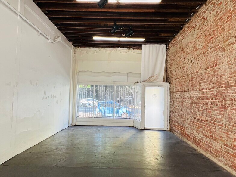 More Photos Of 1040-1050 S Olive St, Los Angeles General Retail For Sale