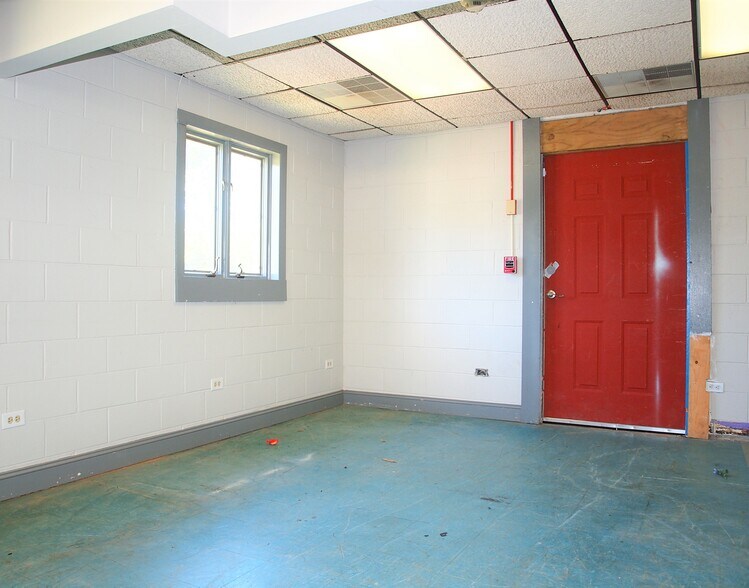 More Photos Of 1521 Sulphur Springs Rd, Waynesville Office For Sale