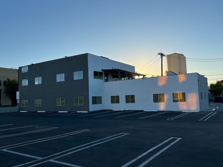 More Photos Of 4404 W Riverside Dr, Burbank Office For Lease