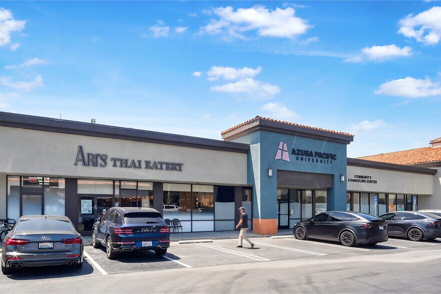 More Photos Of 390 N Citrus Ave, Azusa Storefront For Sale