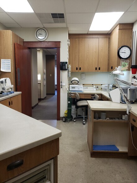 More Photos Of 8035 Madison Ave, Citrus Heights Office For Sale