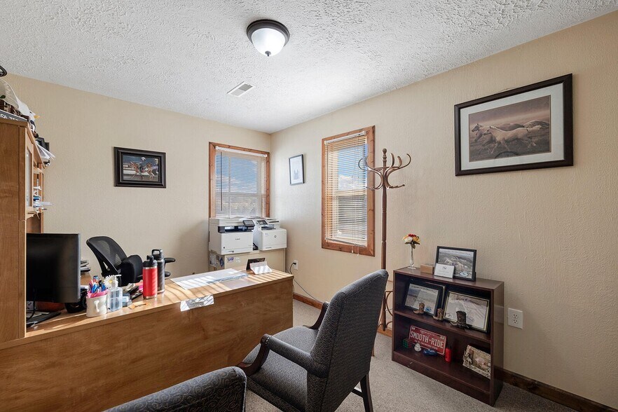 More Photos Of 1302 Shull St, Ava Medical For Sale