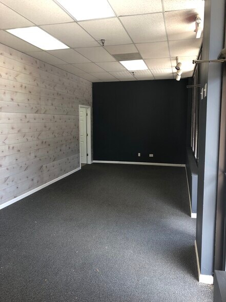 More Photos Of 820 Wheeling Rd, Wheeling Unknown For Lease