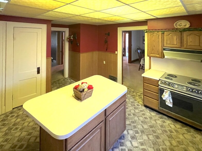 More Photos Of 621 E Broadway St, Altus Office Residential For Sale