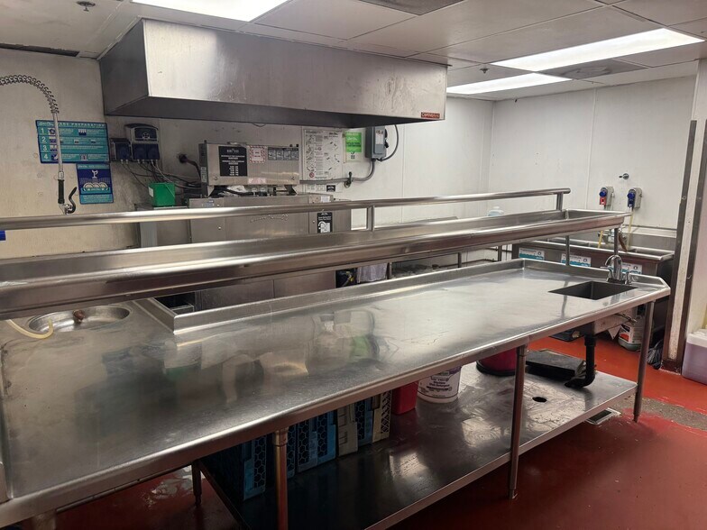 More Photos Of 7301 E Butherus Dr, Scottsdale Restaurant For Sale