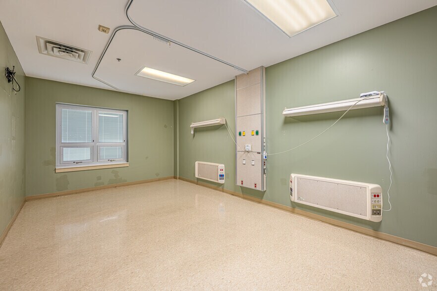More Photos Of 307 Polly Ln, Lafayette Rehabilitation Center For Sale