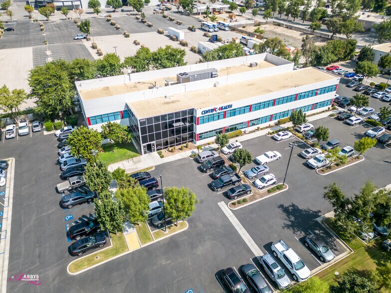 More Photos Of 3008 Sillect Ave, Bakersfield Medical For Lease