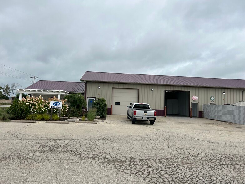 More Photos Of 6064 N Richmond St, Appleton Garden Center For Lease