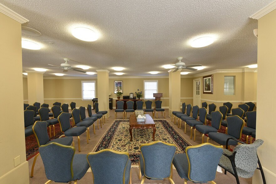 More Photos Of 2601 Sandy Plains Rd, Marietta Office For Sale