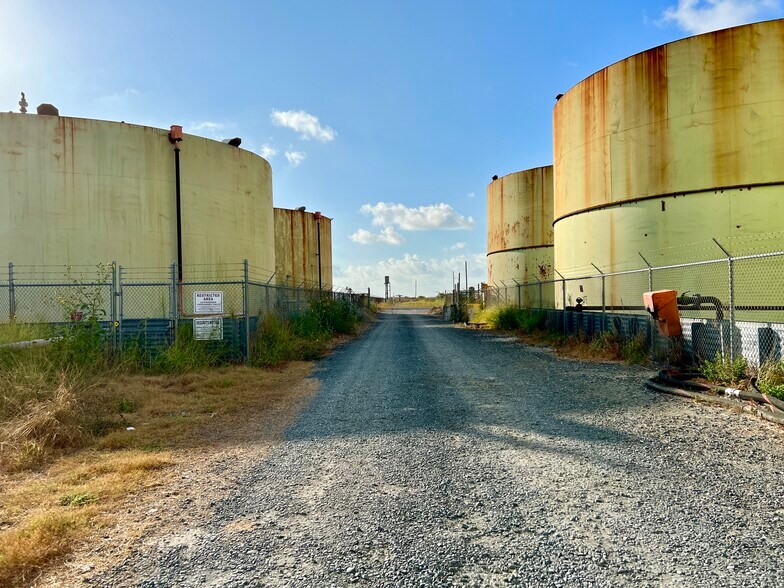 More Photos Of 1603 N State Highway 35, Aransas Pass Chemical Oil Refinery For Sale
