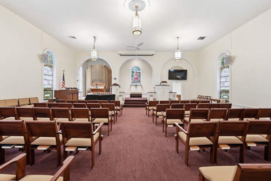 More Photos Of 461 King St, Littleton Specialty For Sale