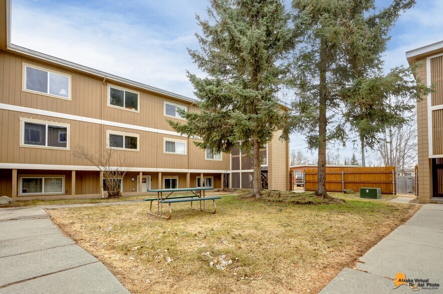 More Photos Of 2316 Jefferson Ave, Anchorage Apartments For Sale