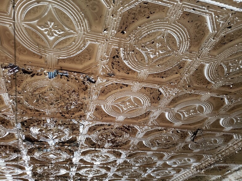 More Photos Of 4 N Washington St, Worthington Storefront Retail Residential For Lease