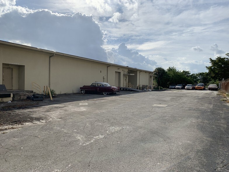 More Photos Of 18470 NW 27th Ave, Miami Gardens Warehouse For Sale