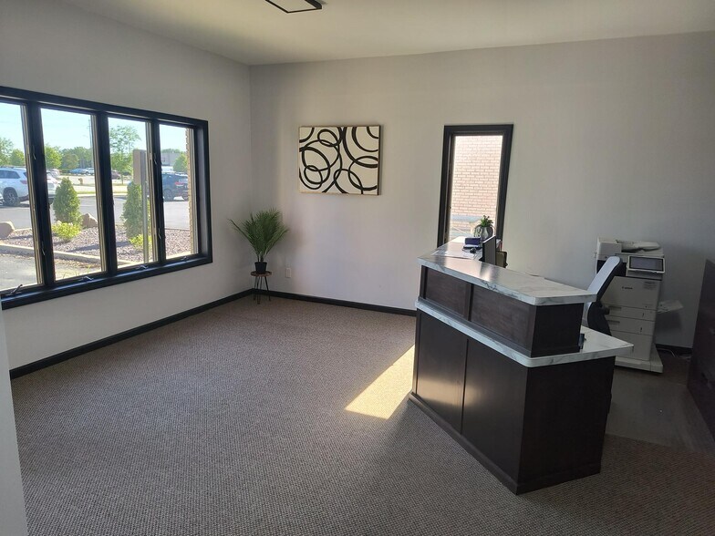 More Photos Of 910 Richard Rd, Dyer Office For Sale