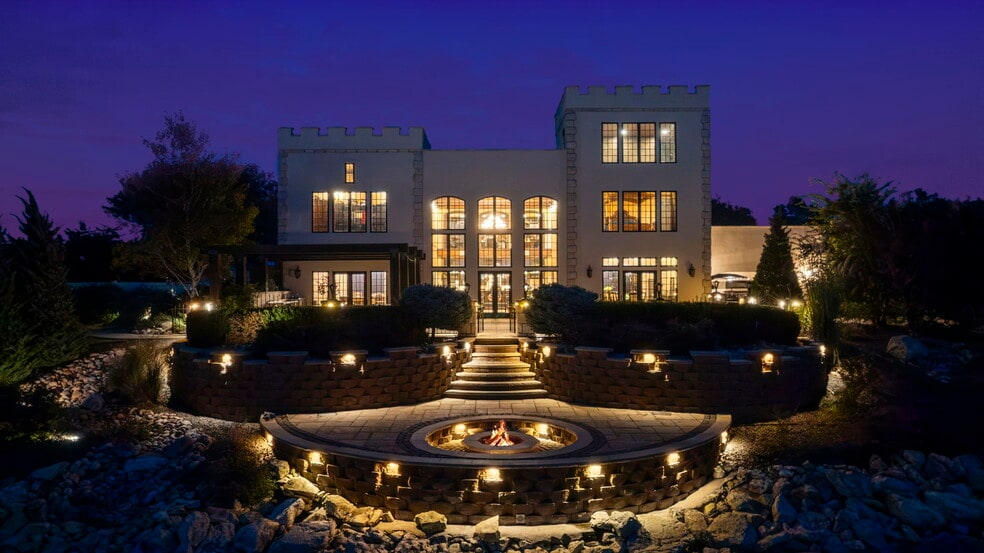 More Photos Of 4122 186th Blvd, Russell Specialty For Sale