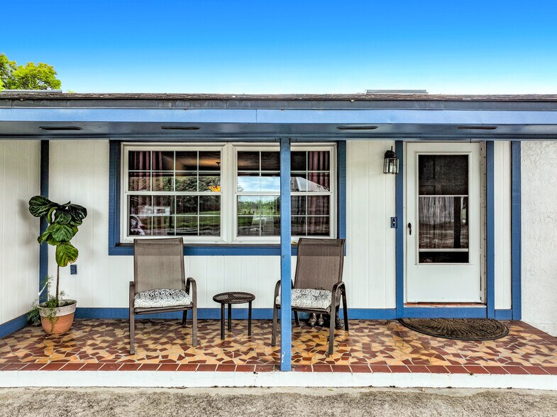 More Photos Of 7001 W Jones Ave, Mount Dora Airplane Hangar For Sale