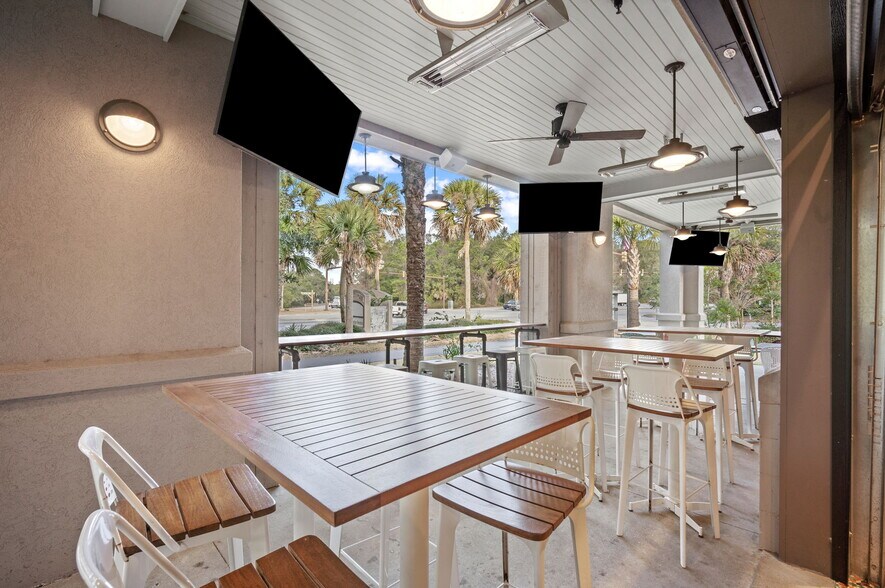 More Photos Of 14 Folly Field Rd, Hilton Head Island Restaurant For Lease