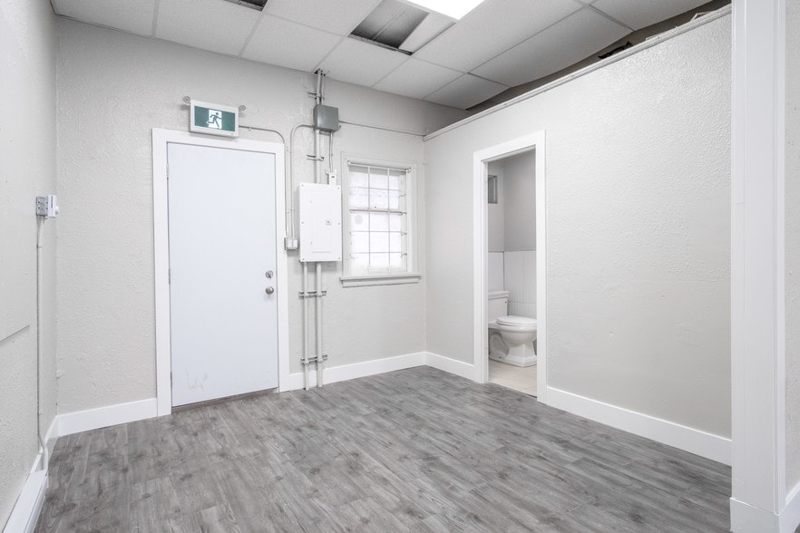 More Photos Of 4739-4743 Hastings St, Burnaby General Retail For Lease