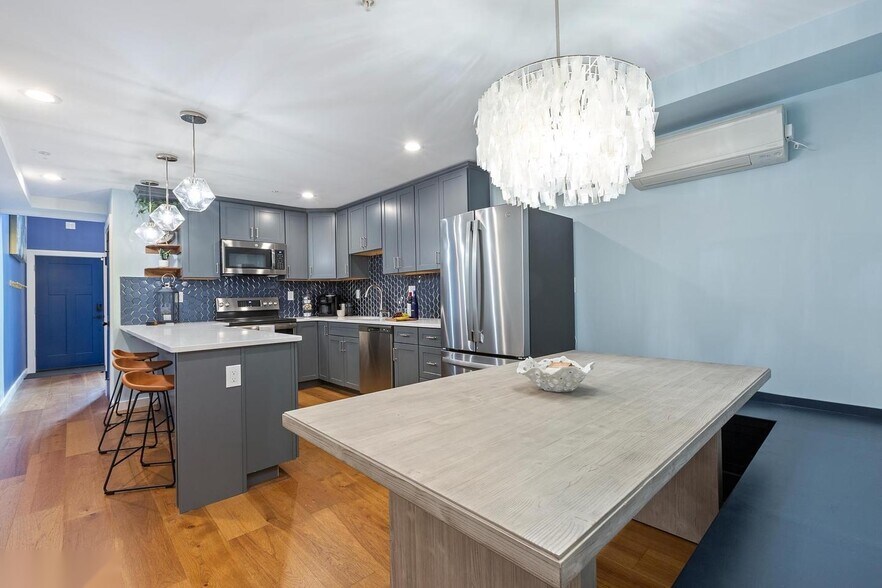 More Photos Of 220 West St, Annapolis Office For Sale