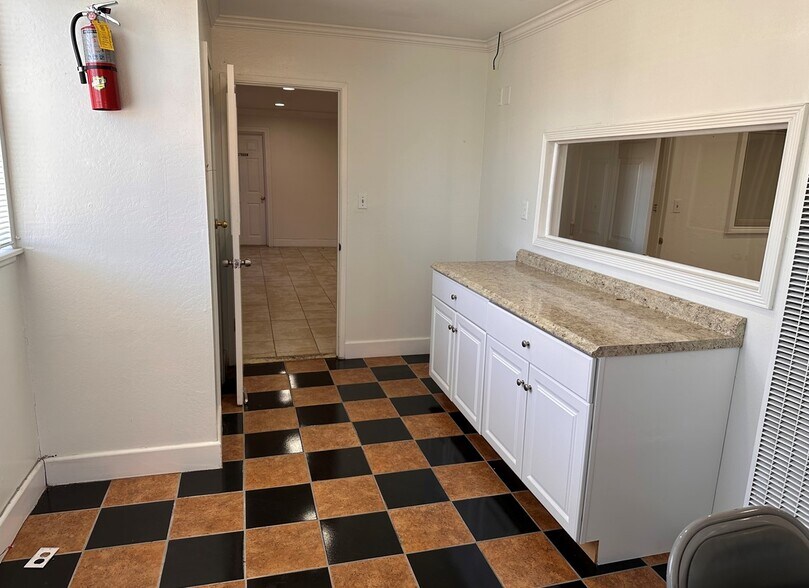 More Photos Of 350 N Montgomery St, San Jose Unknown For Lease