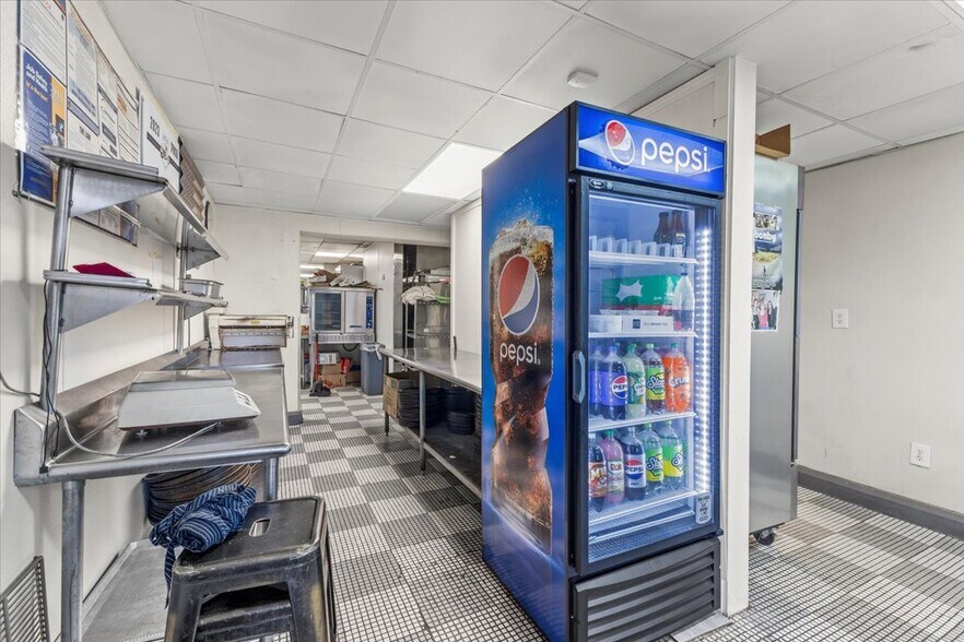 More Photos Of 232 W Moorestown Rd, Wind Gap Restaurant For Sale