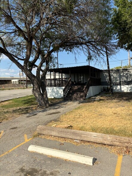 More Photos Of 4877 N Graytown Rd, Converse Warehouse For Lease