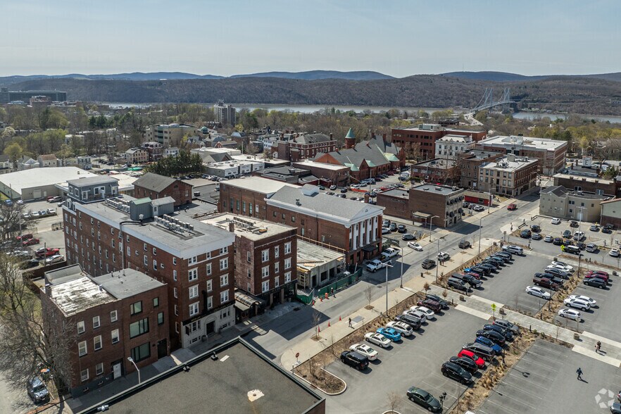 More Photos Of 40 Cannon St, Poughkeepsie Apartments For Lease