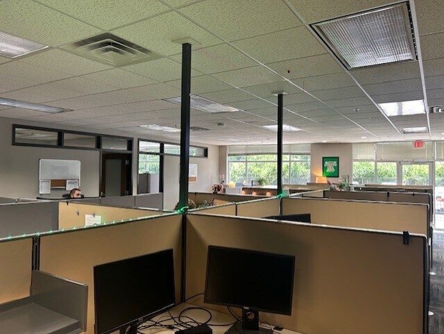 More Photos Of 8320 E Walker Springs Ln, Knoxville Office For Lease
