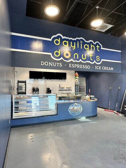 More Photos Of 1640 W Frontier Pky, Prosper Storefront Retail Office For Lease