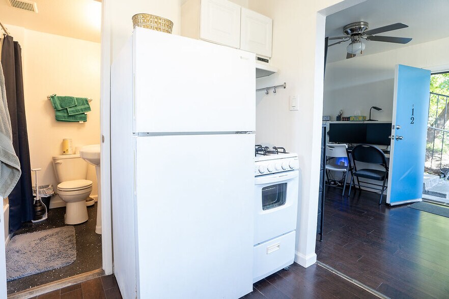 More Photos Of 834 Laguna Ave, Los Angeles Apartments For Sale