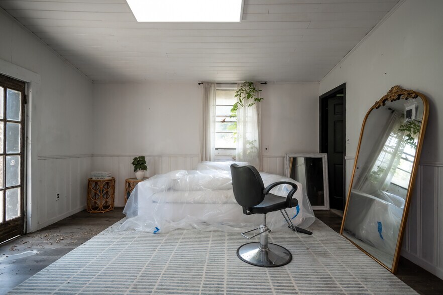 More Photos Of 577 Main st, Lexington Flex For Sale