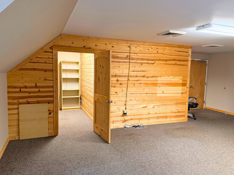 More Photos Of 206 E State St, Black Mountain Office For Lease