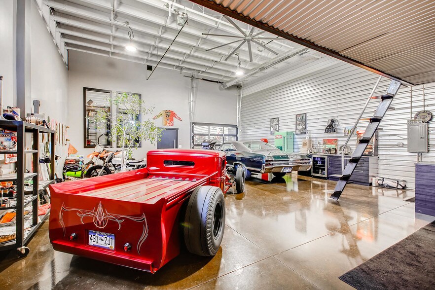 More Photos Of 9337 Commerce Center St, Highlands Ranch Showroom For Sale