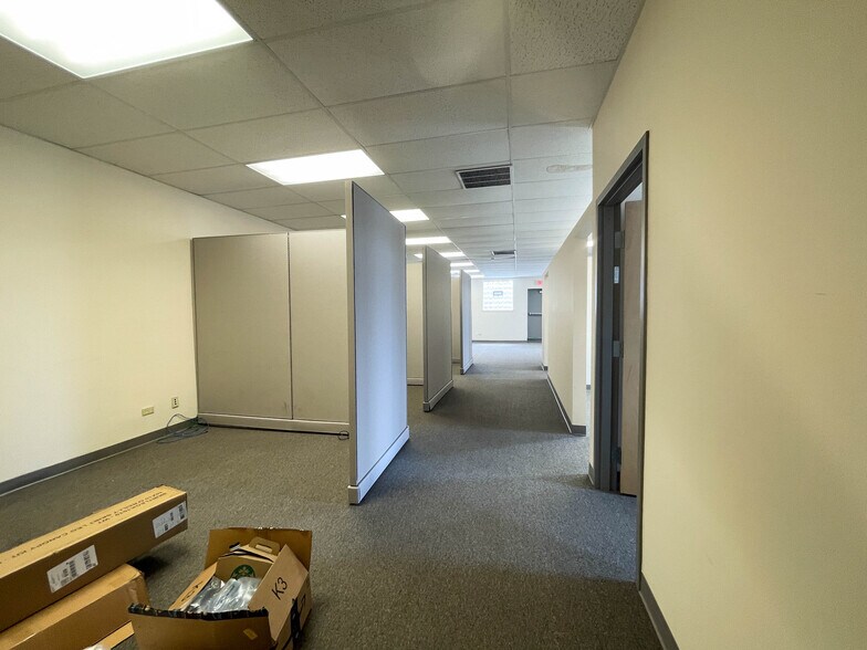 More Photos Of 6252 N Lincoln Ave, Chicago Office For Lease