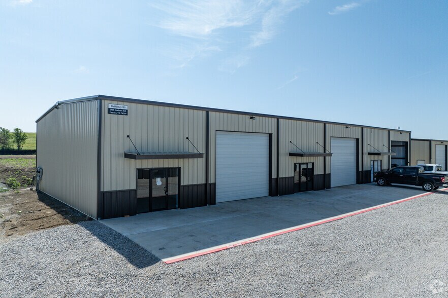 More Photos Of 2346 Seaborn Rd, Ponder Unknown For Lease