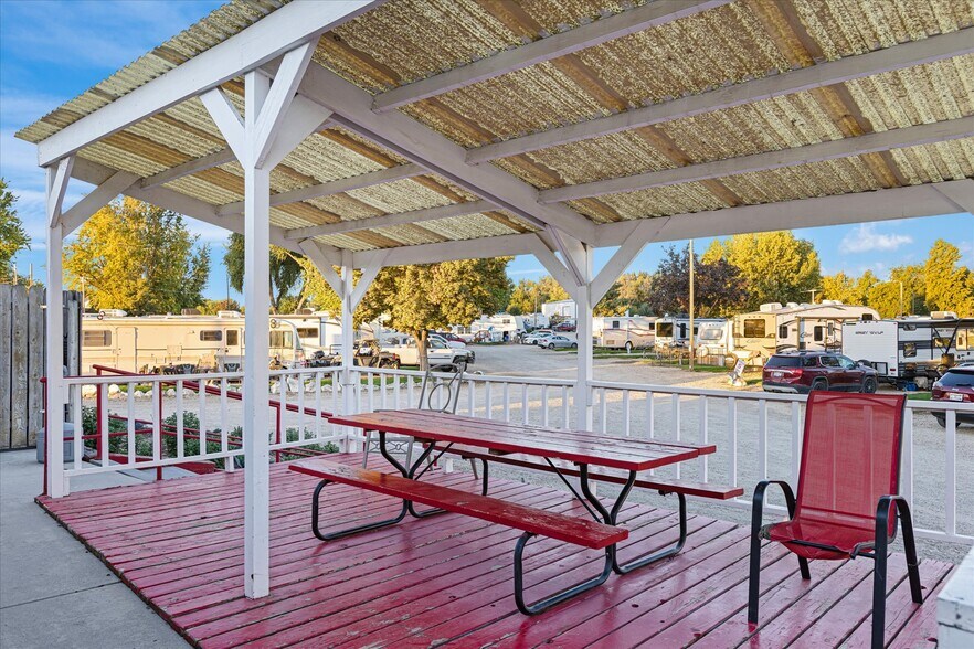More Photos Of 807 N Franklin Blvd, Nampa Specialty For Sale