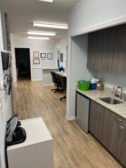 More Photos Of 1104 Kyle Wood Ln, Brandon Medical For Sale