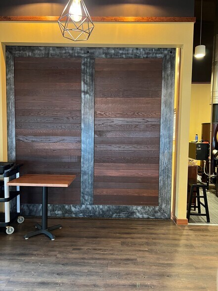 More Photos Of 269 16th St W, Dickinson Freestanding For Lease