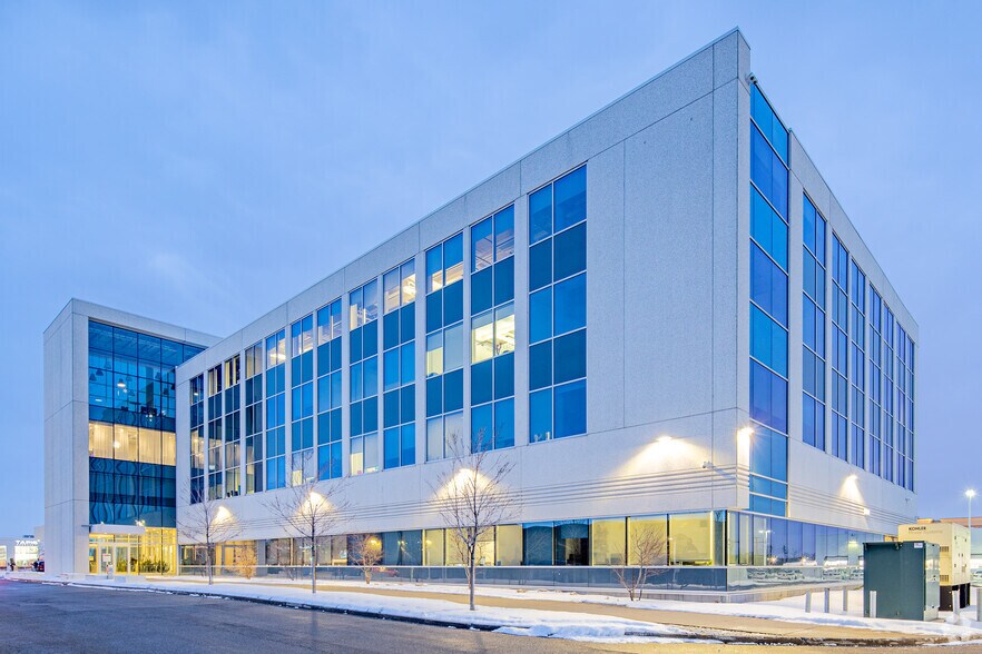 More Photos Of 2020 Rte Transcanadienne, Pointe-claire Office For Lease